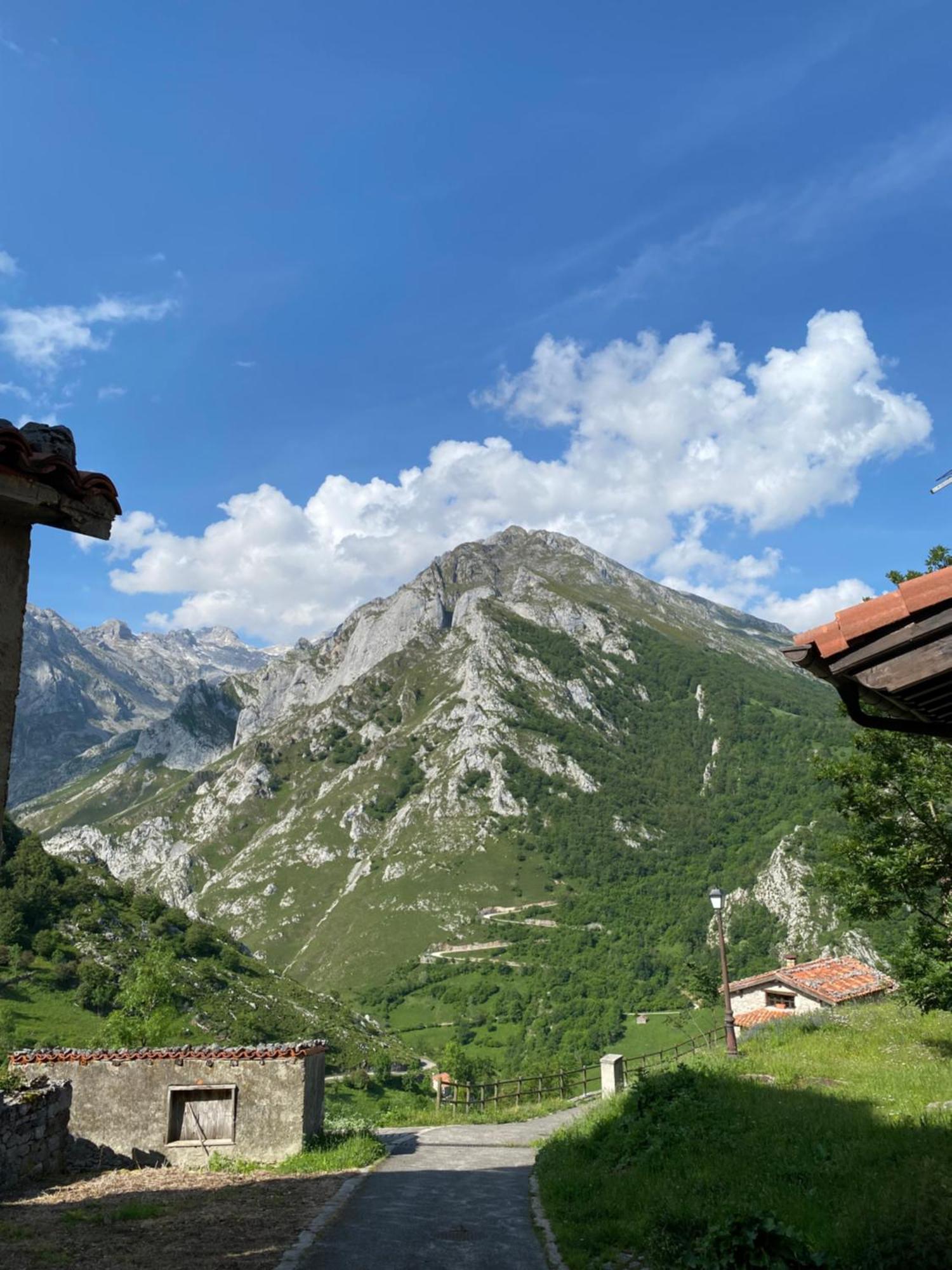 Albergue Pena Castil Sotres Buitenkant foto