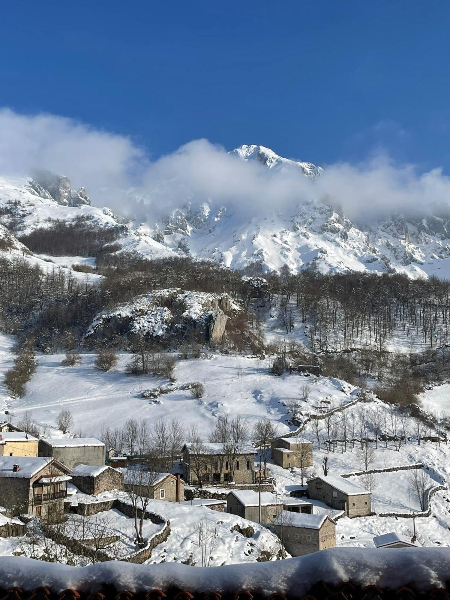 Albergue Pena Castil Sotres Buitenkant foto