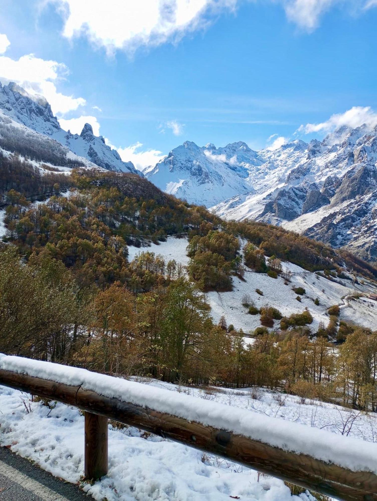 Albergue Pena Castil Sotres Buitenkant foto